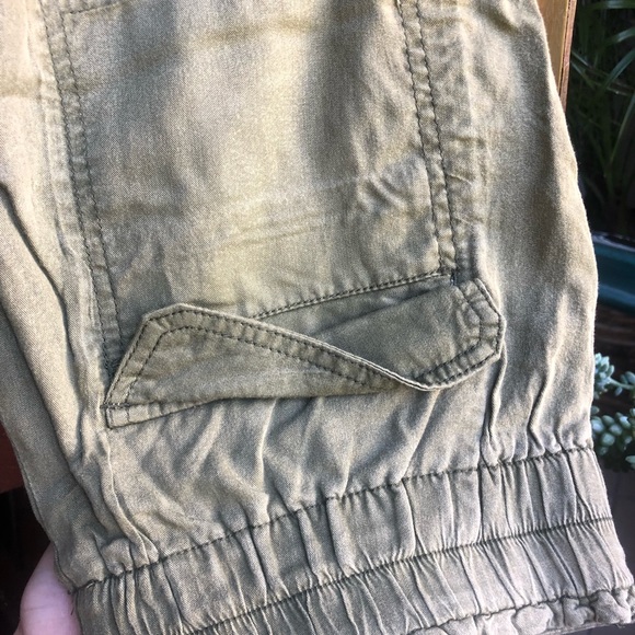 Women’s Free People Olive Cargo Ankle Trouser - Picture 9 of 15